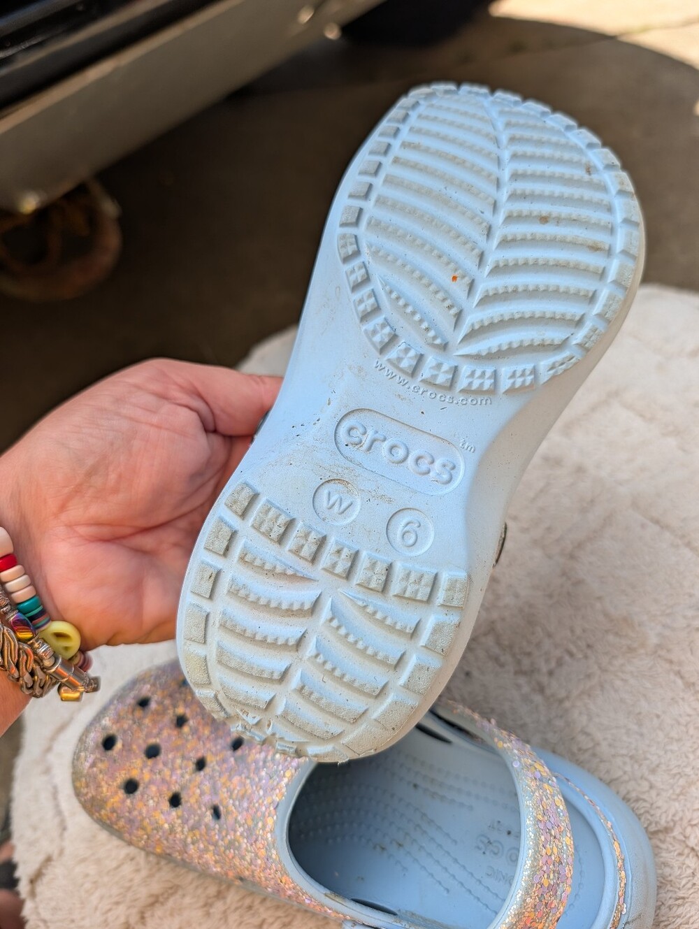 Women's Textured Sparkly Crocs Size 6 - Picture 4 of 5